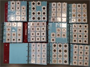 Samling årgangsmønter i 11 album