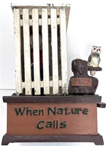 Hawthorne Direct LLC - When Nature Calls - mekanisk sparebøsse af bemalet metal