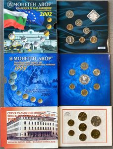 Coinsets 1992, 1999, 2002. (3)