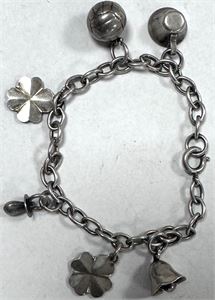 Armlænke med charms i Sterlingsølv, L 15,5 cm, vægt 9,5 g