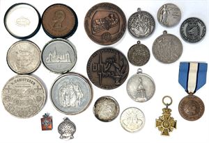 Samling medaljer. (17)