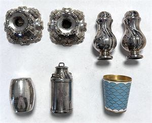 Mælkejunge og tønde til salt / peber, Ag, mm. (7)