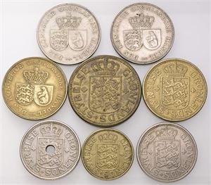 Komplet sæt officielle mønter, 25 øre 1926 - 5 kroner 1944. (8)