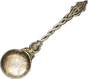 1/2 speciedaler 1777, forgyldt og monteret i ske