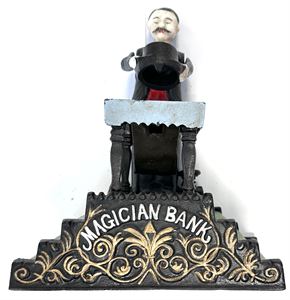 Ældre, mekanisk sparebøsse af metal