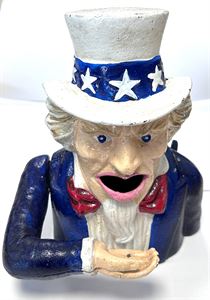 Ældre, mekanisk sparebøsse af metal