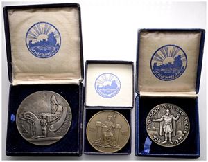 2, 5 and 10 Krónur 1930 - in original boxes of issue. (3)