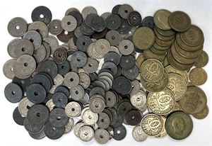 Samling 10 og 25, samt 1/2, 1 og 2 kroner. (229)