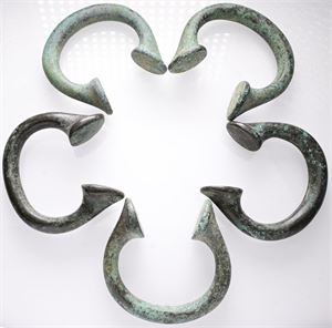 Manilla rings. (5)