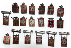 Kongemærker, to forskellige. (19)