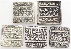 Rupee, 16th century Mughal Empire, as well s 4 others. (5)