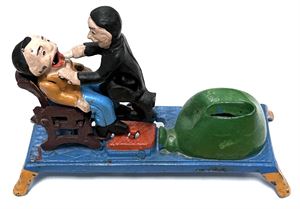 Ældre, mekanisk sparebøsse af metal