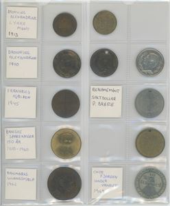 Samling medaljer m.m. (27)
